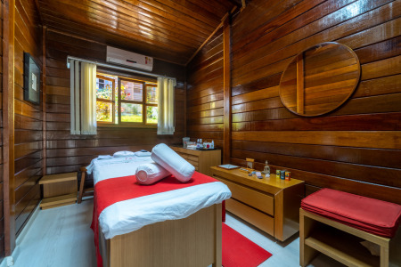 Espaço de massagem no spa Tereza Zanchi